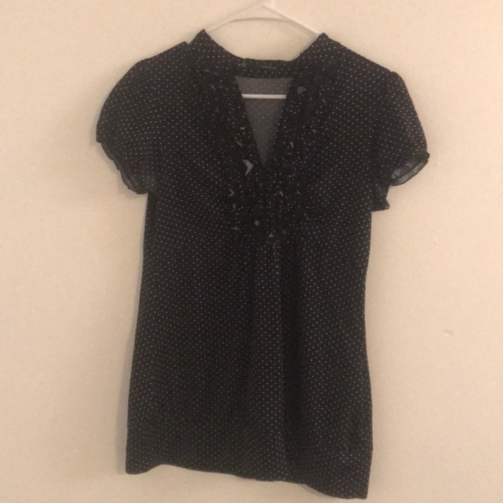 V- cut short sleeved shirt